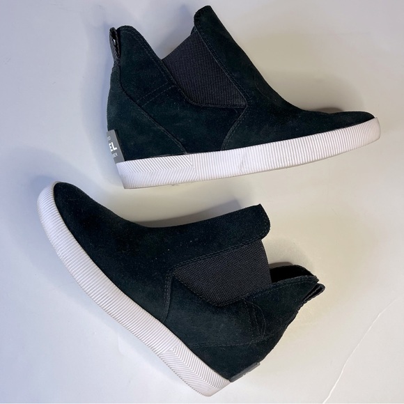 Sorel Out N About Slip-On Women's Wedge - Size 8 Black - Picture 10 of 10